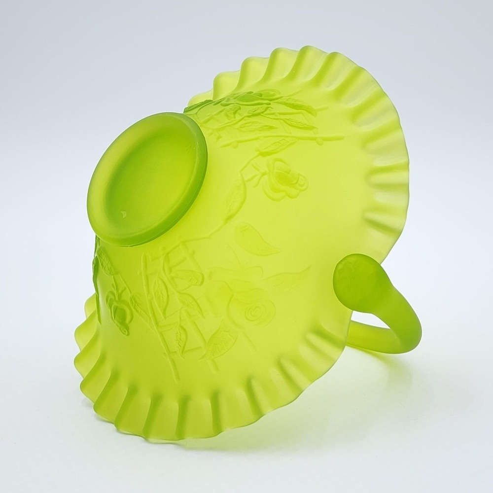 Vintage Westmoreland Lime Green Satin Glass Rose Trellis Basket Ruffled Rim - Picture 10 of 16